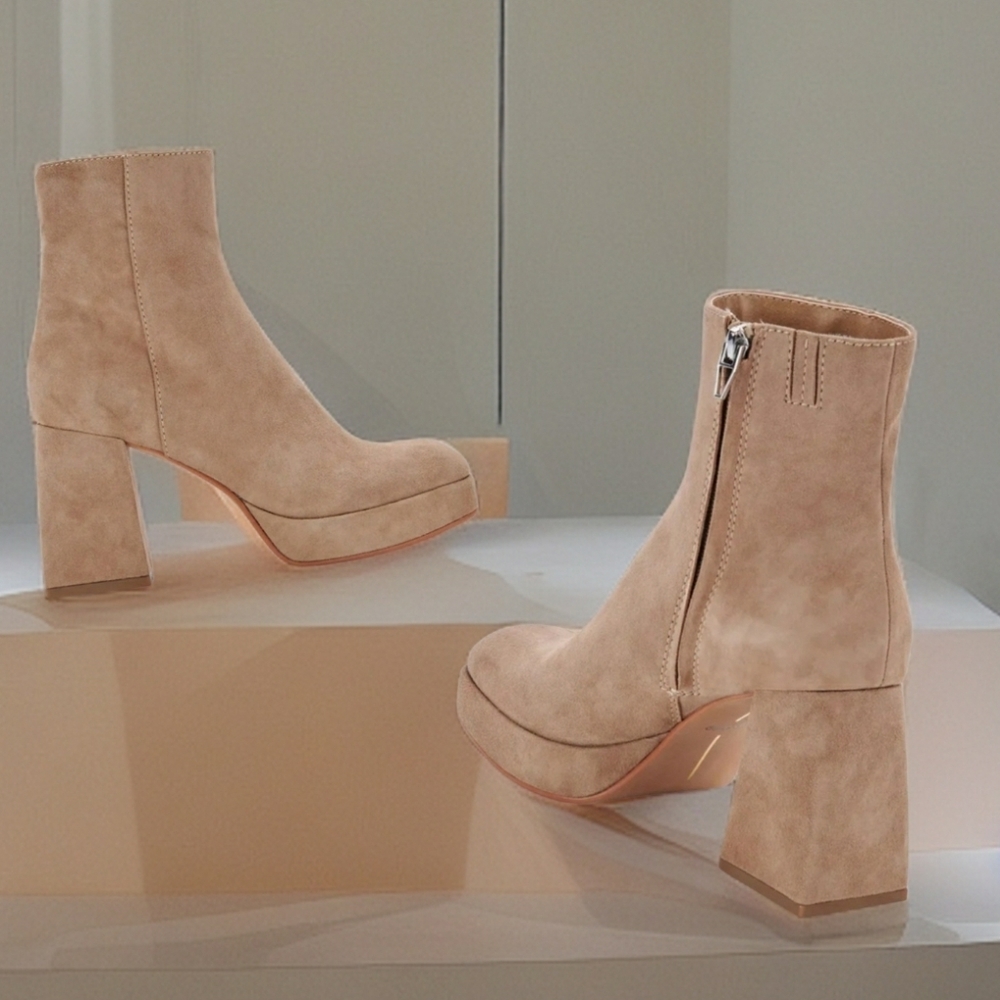 Dolce Vita Tan Suede Leather Platform Modern Classic Chunky Ankle Bootie Size 9